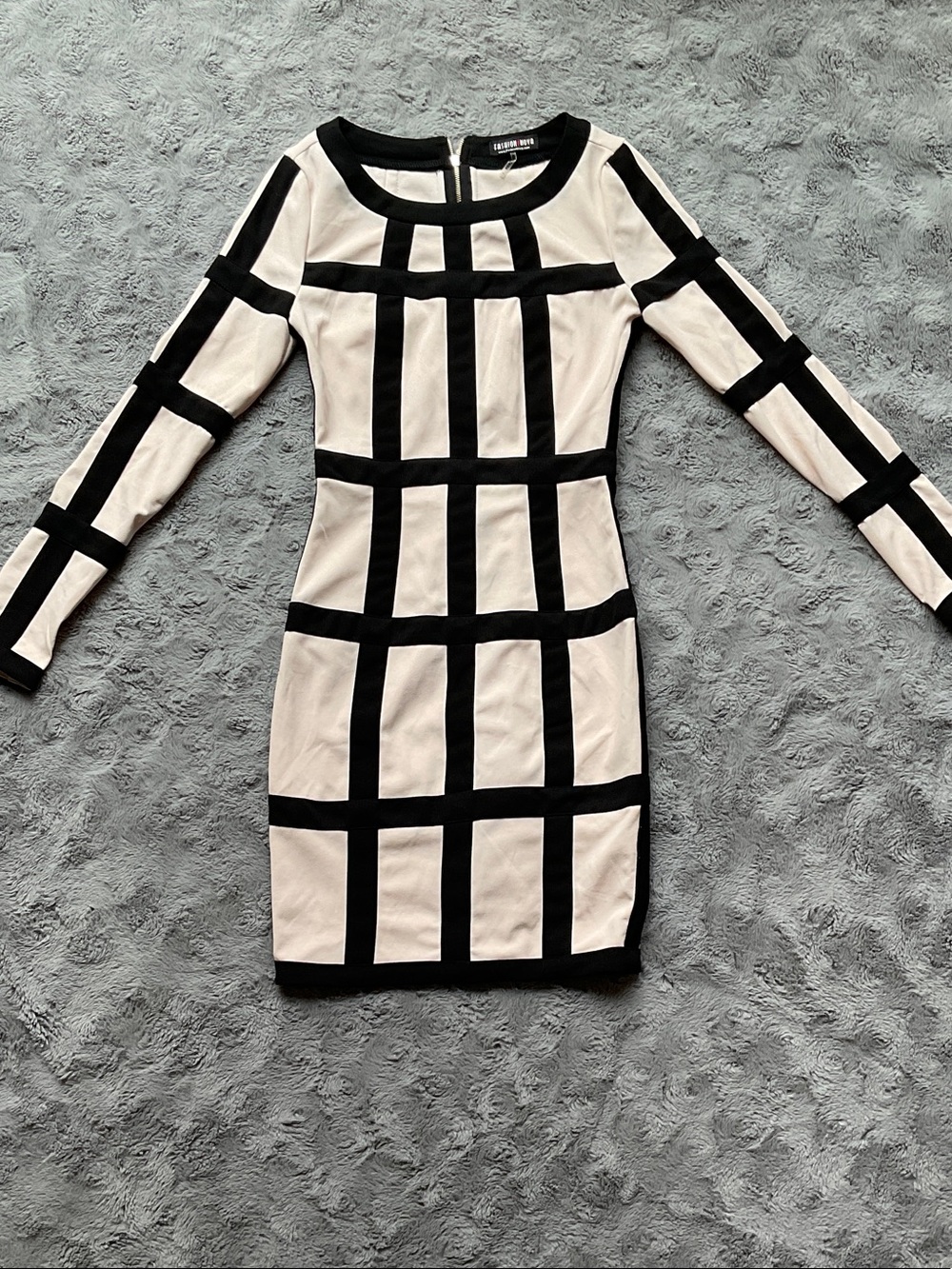 Black and blush pink Grid Long-Sleeve Bodycon Dress